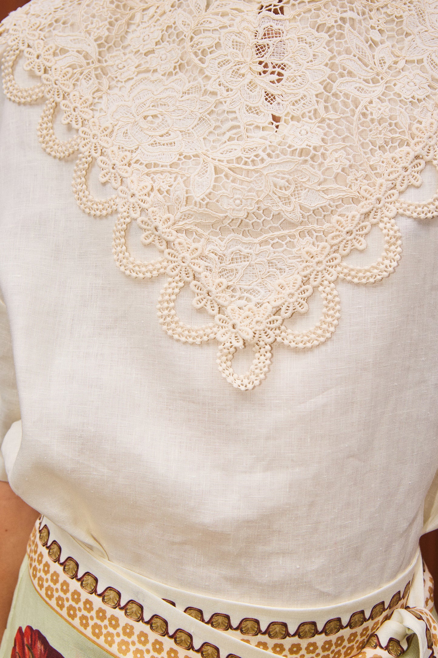 Apollonia Tee