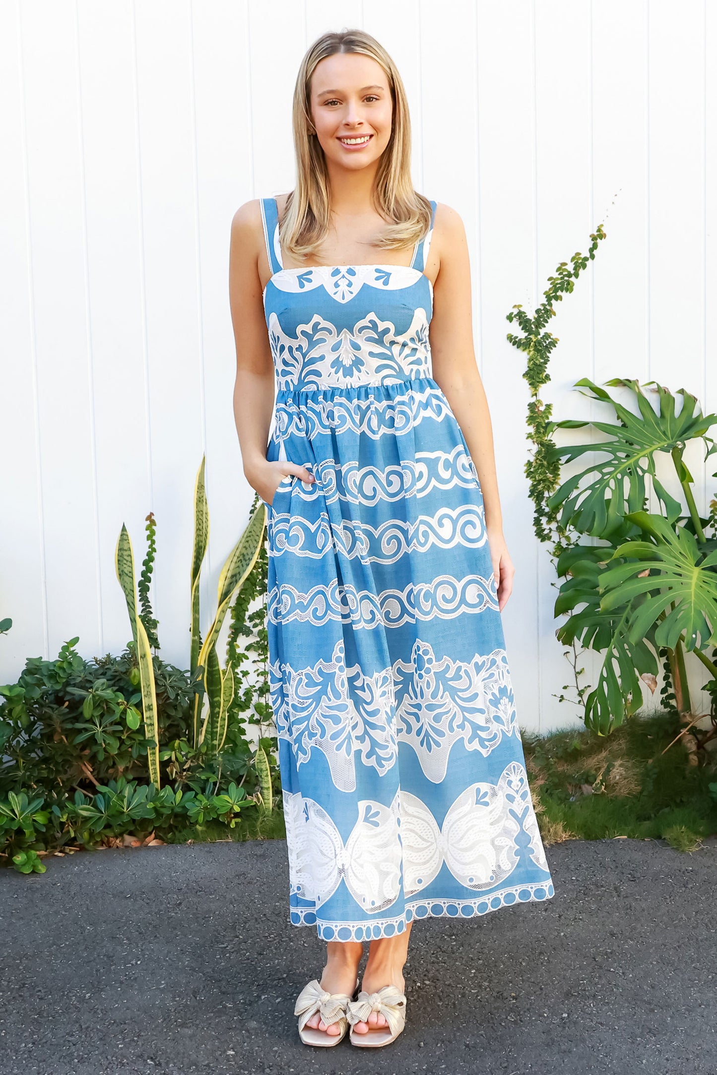 Ninet Lace Dress - FINAL SALE