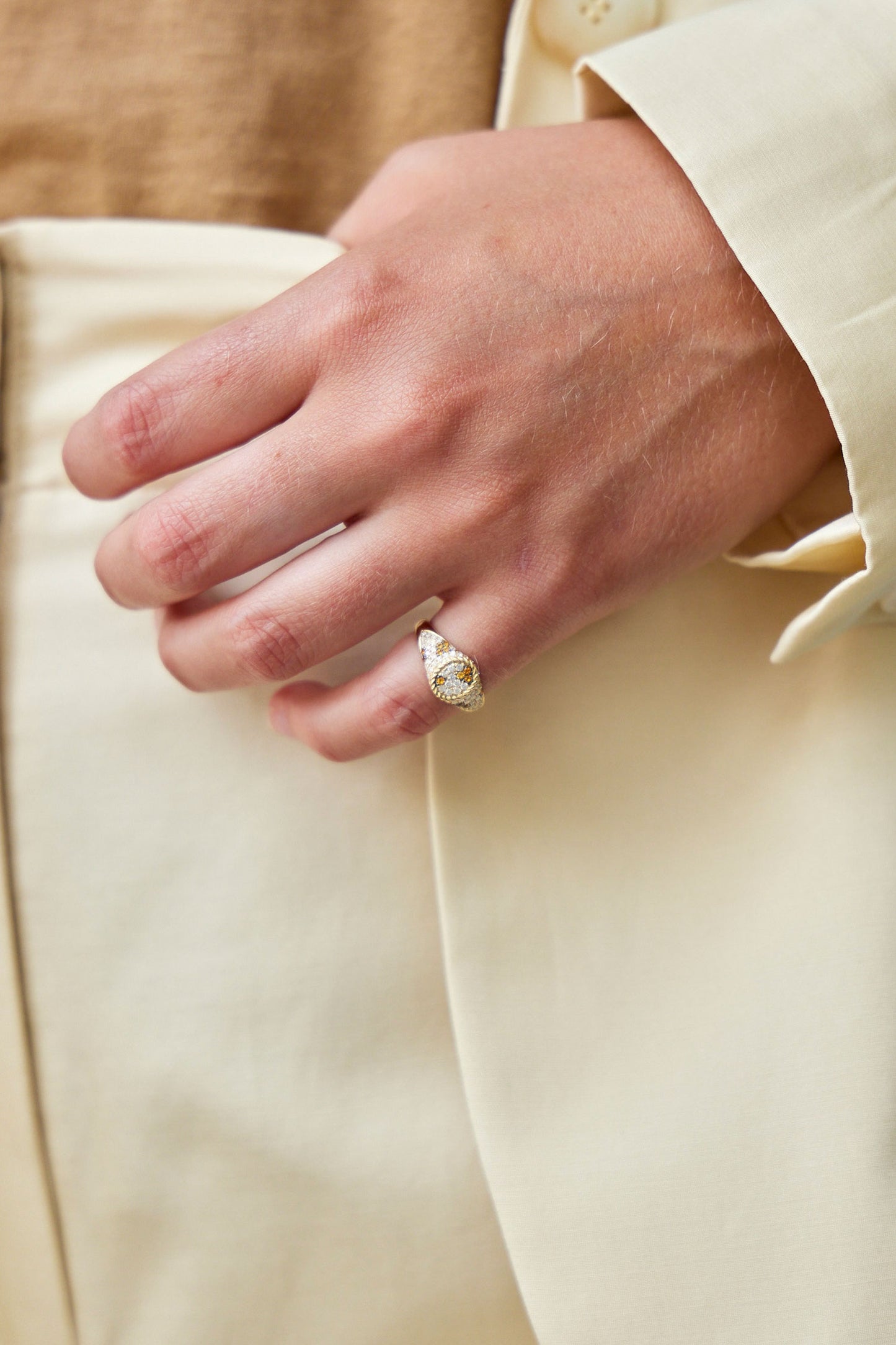 Mini Oval Signet Ring