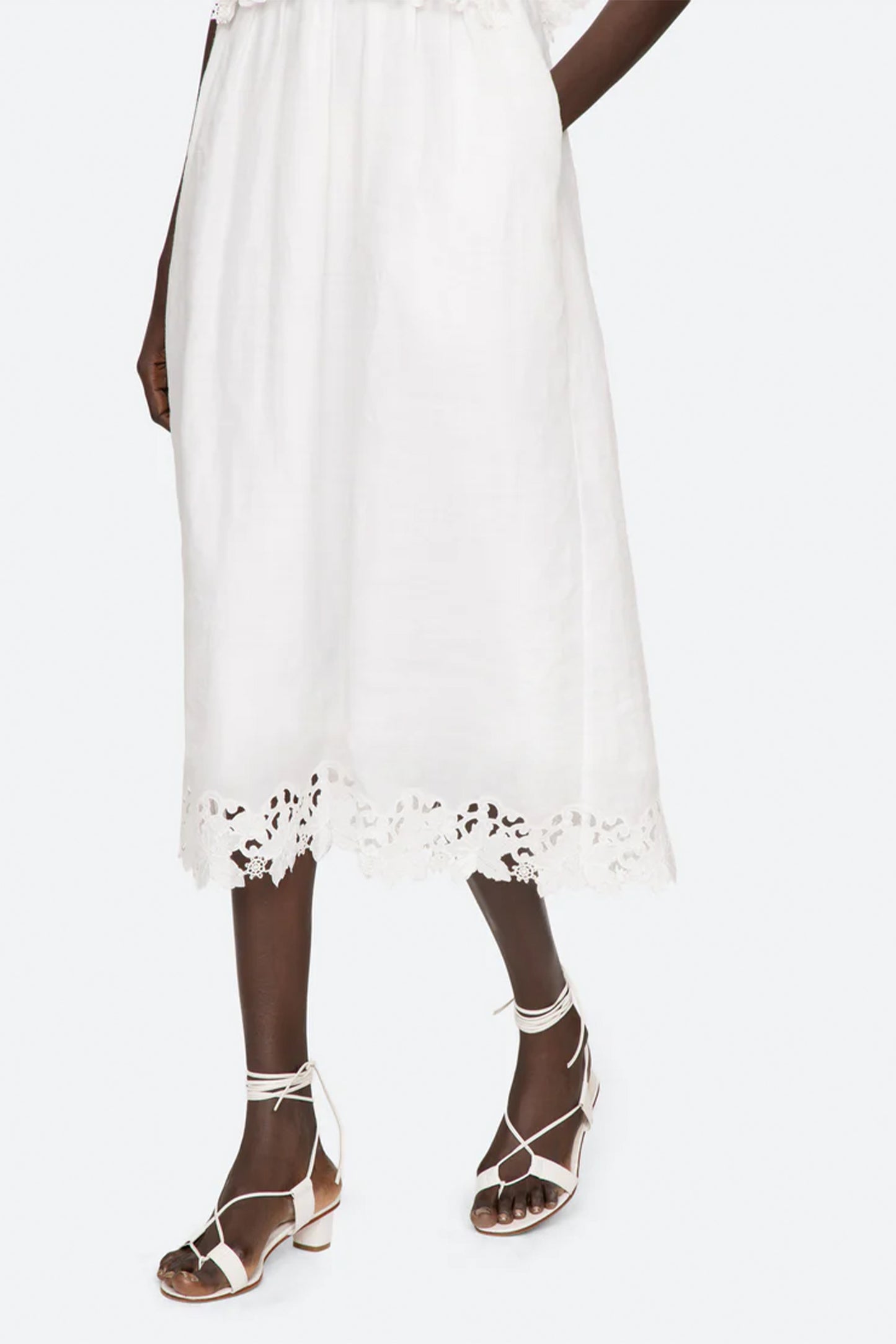 Eleannora Emb S/Slv Midi Dress