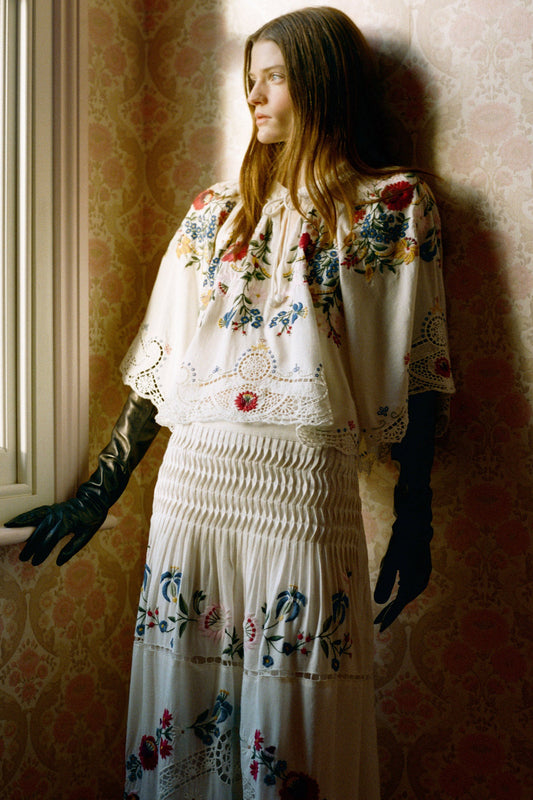 Celia Embroidery S/SLV Top