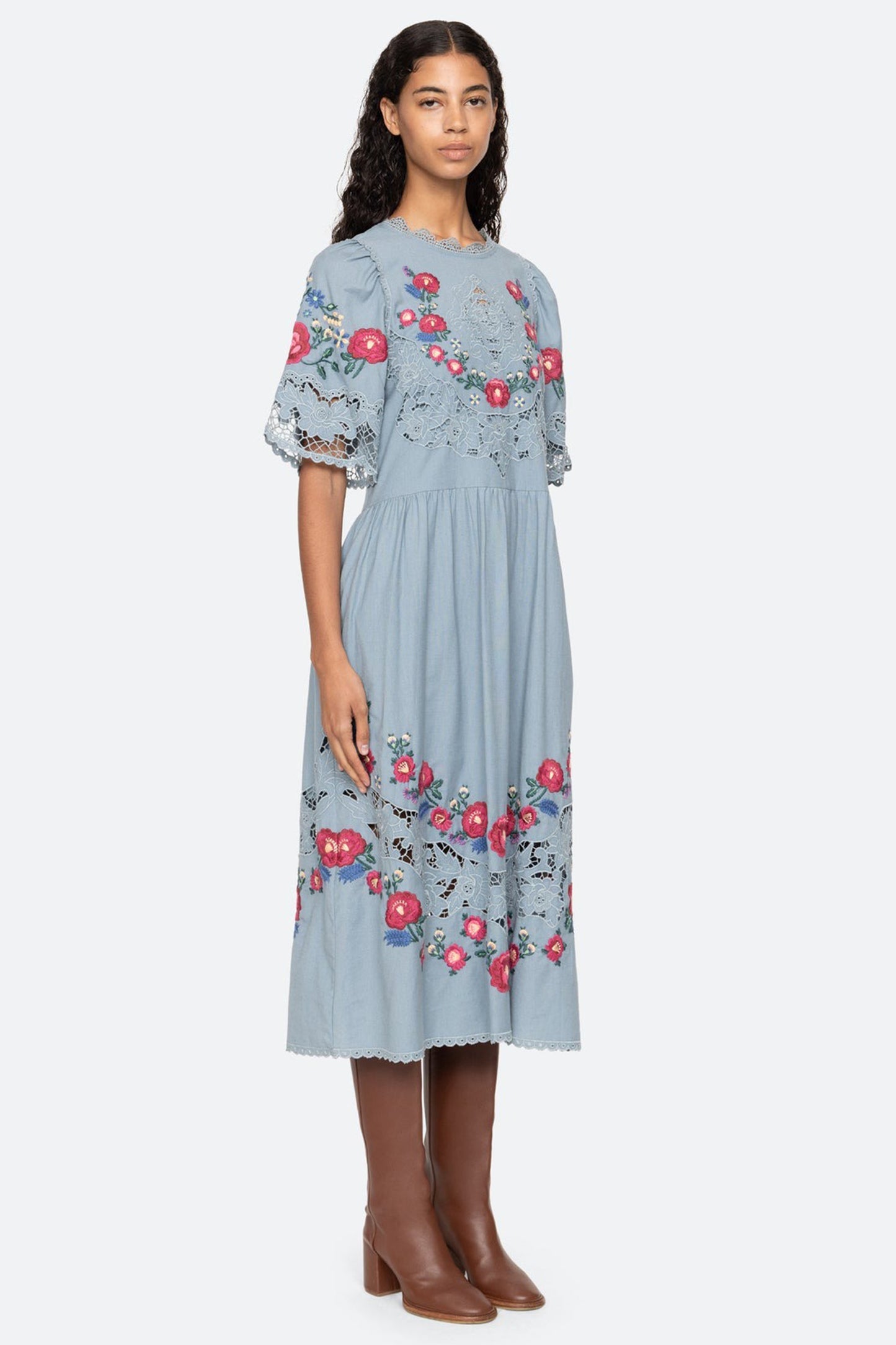 Rosaline Embroidery S/SLV Midi Dress
