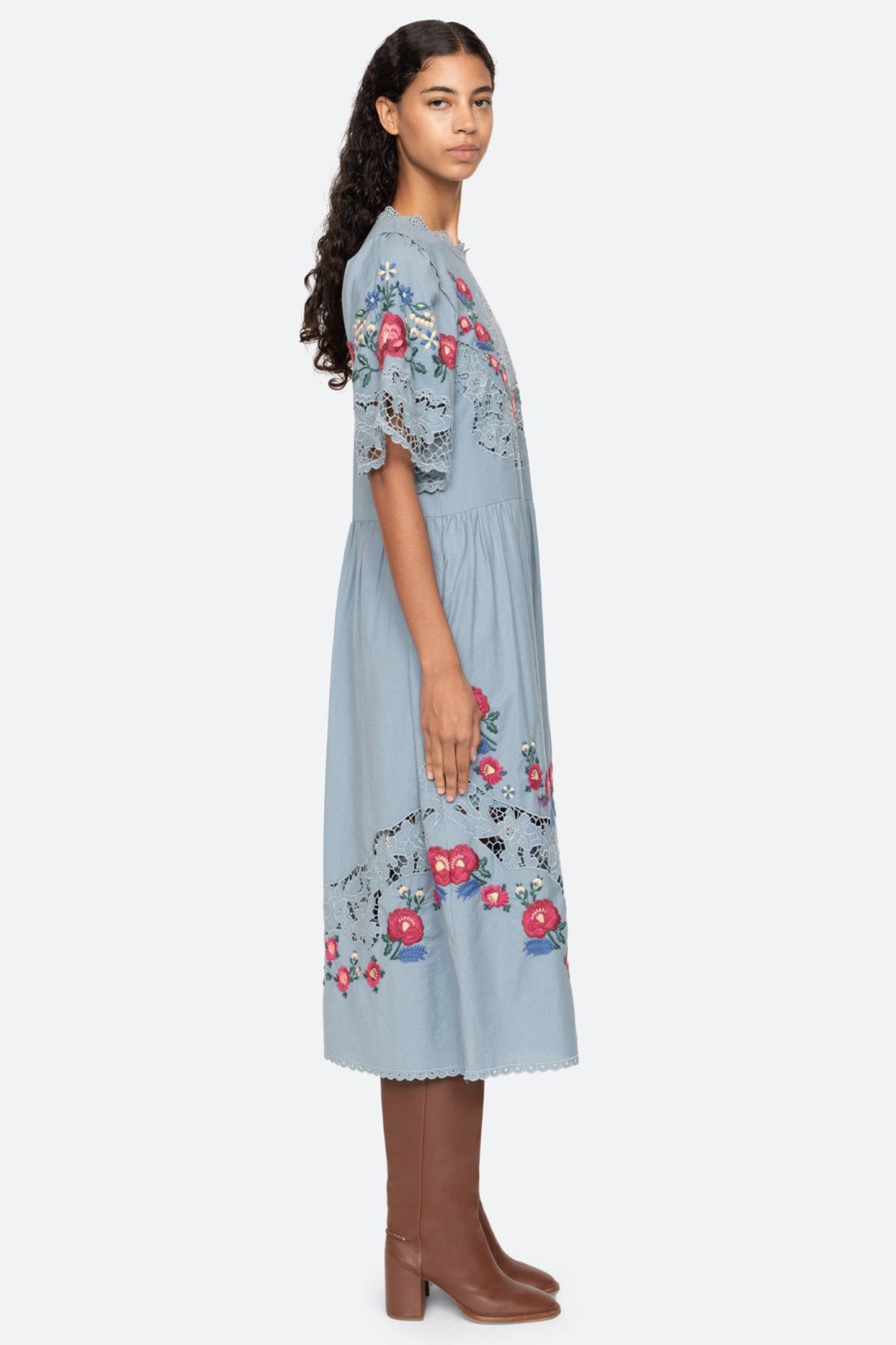 Rosaline Embroidery S/SLV Midi Dress
