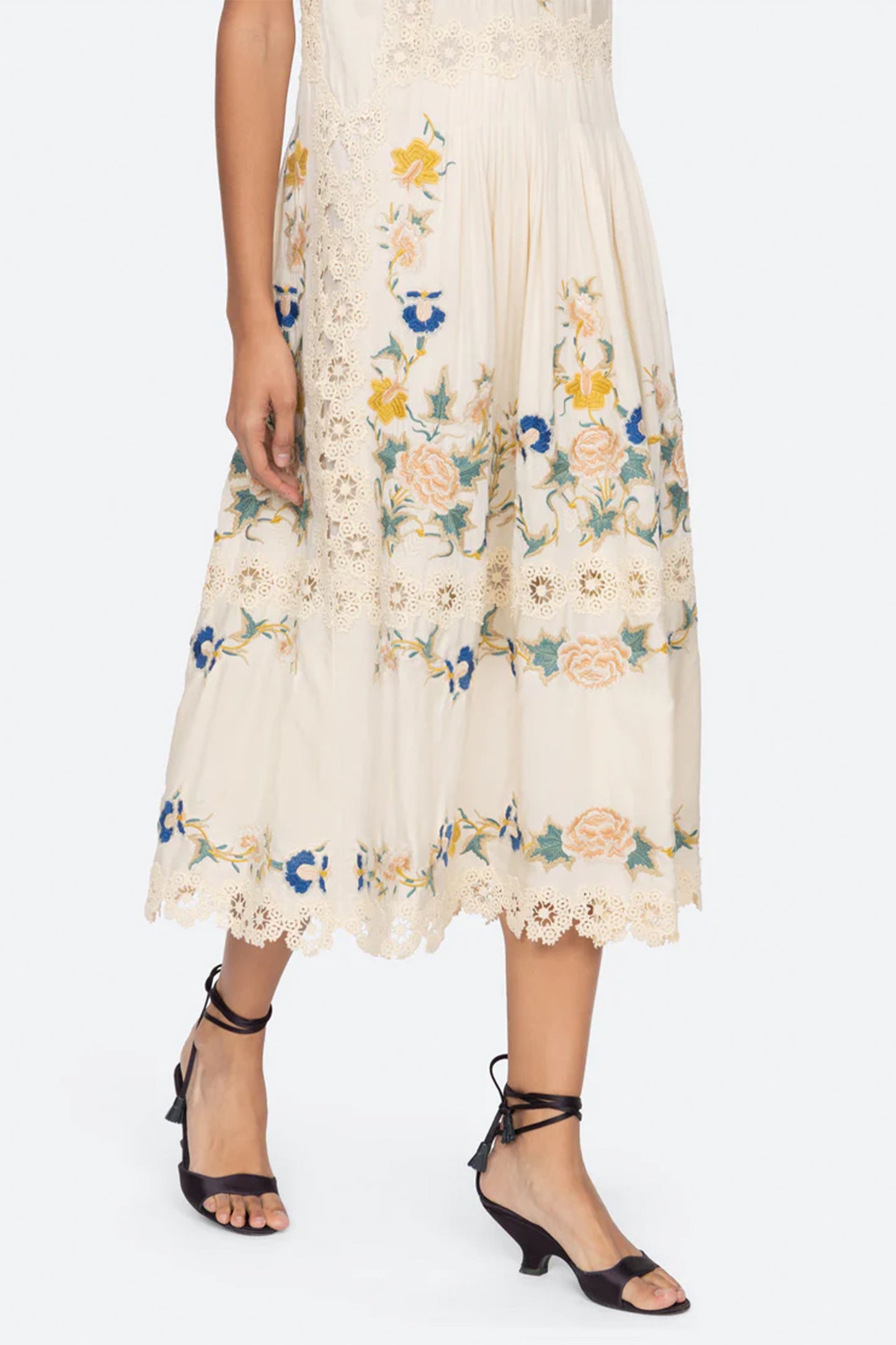Adonna Emb Slvless Midi Dress