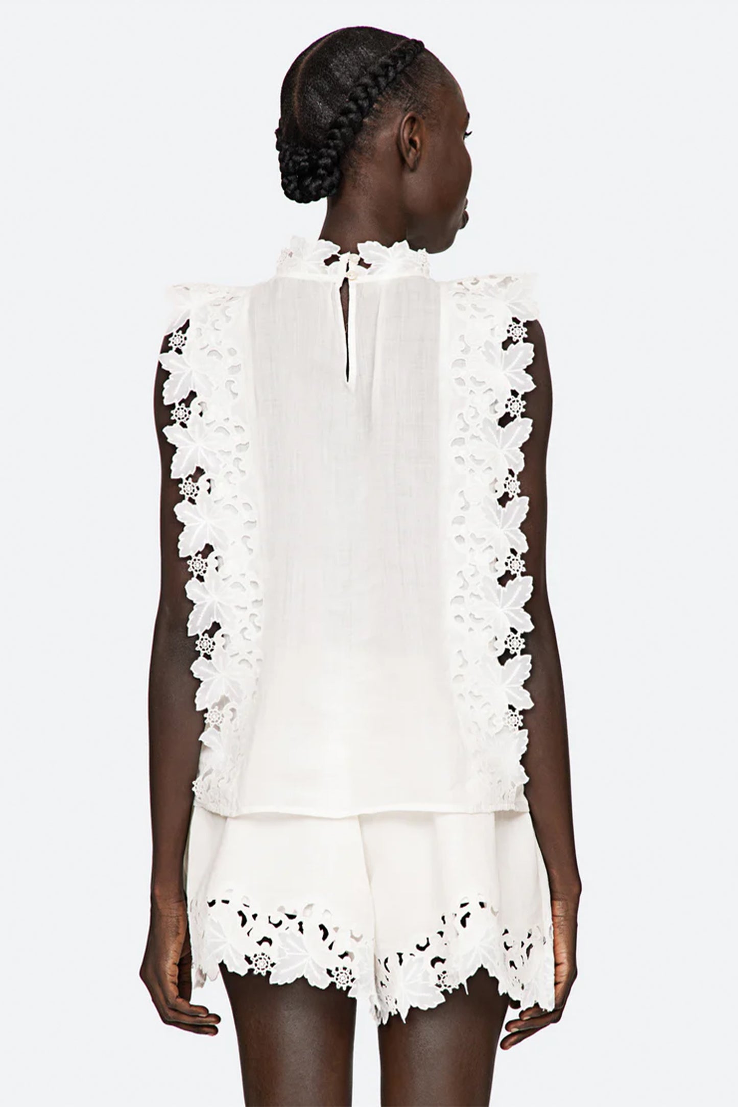 Eleannora Emb Slvless Top