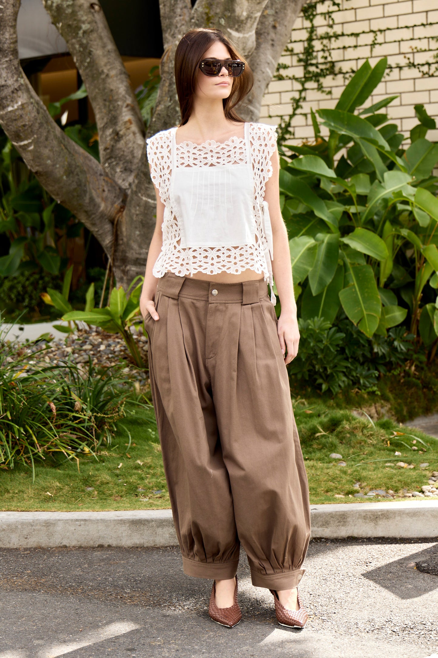 Leila Eyelet Slvless Top