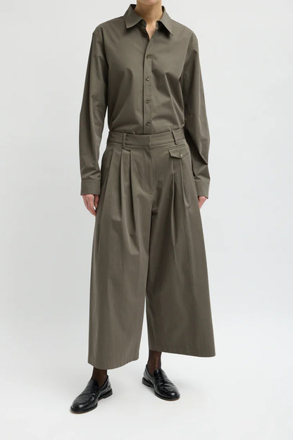 Bio Twill Triple Pleat Cropped Pant