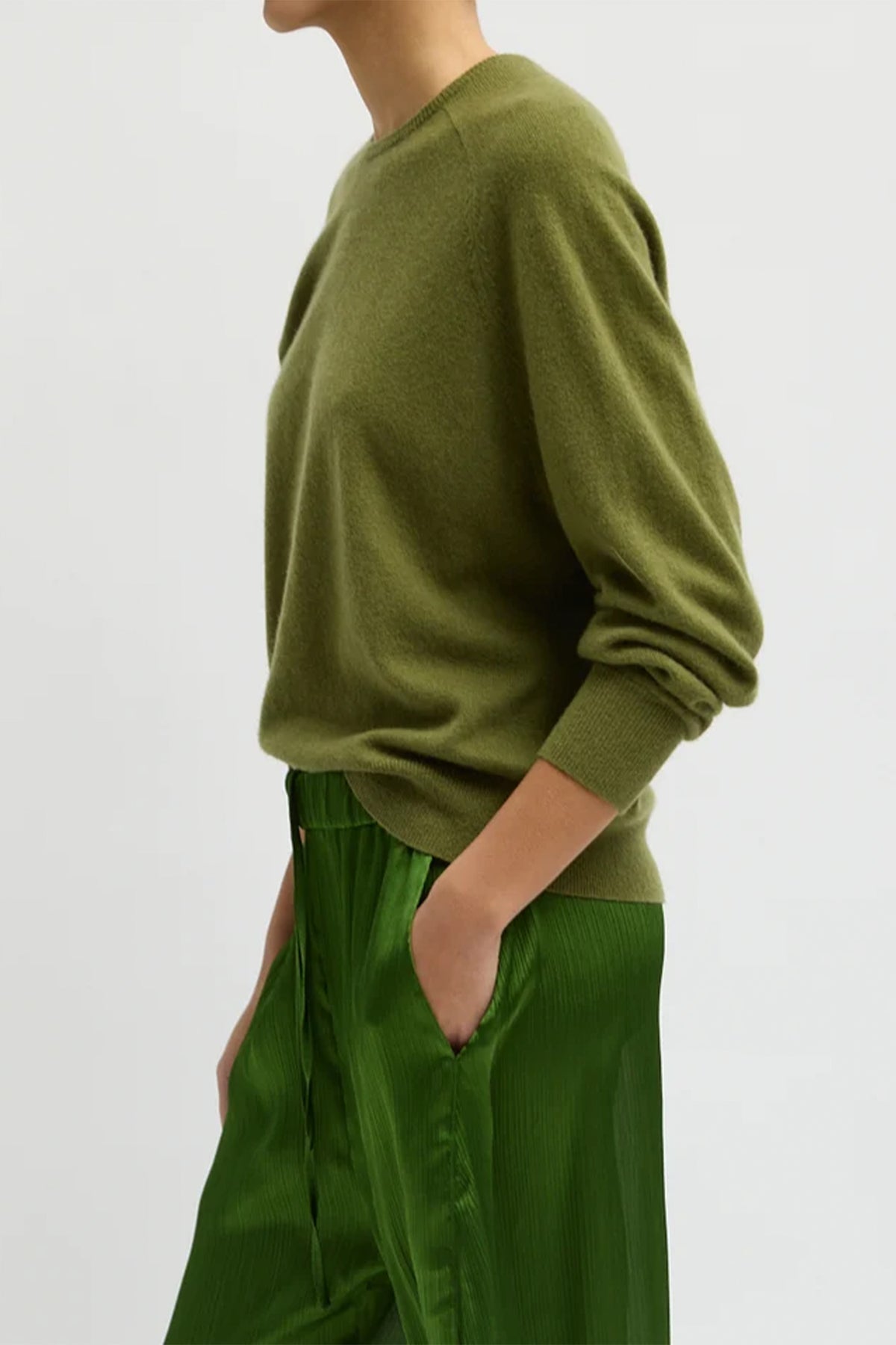 Feather Weight Cashmere Crewneck Sweater