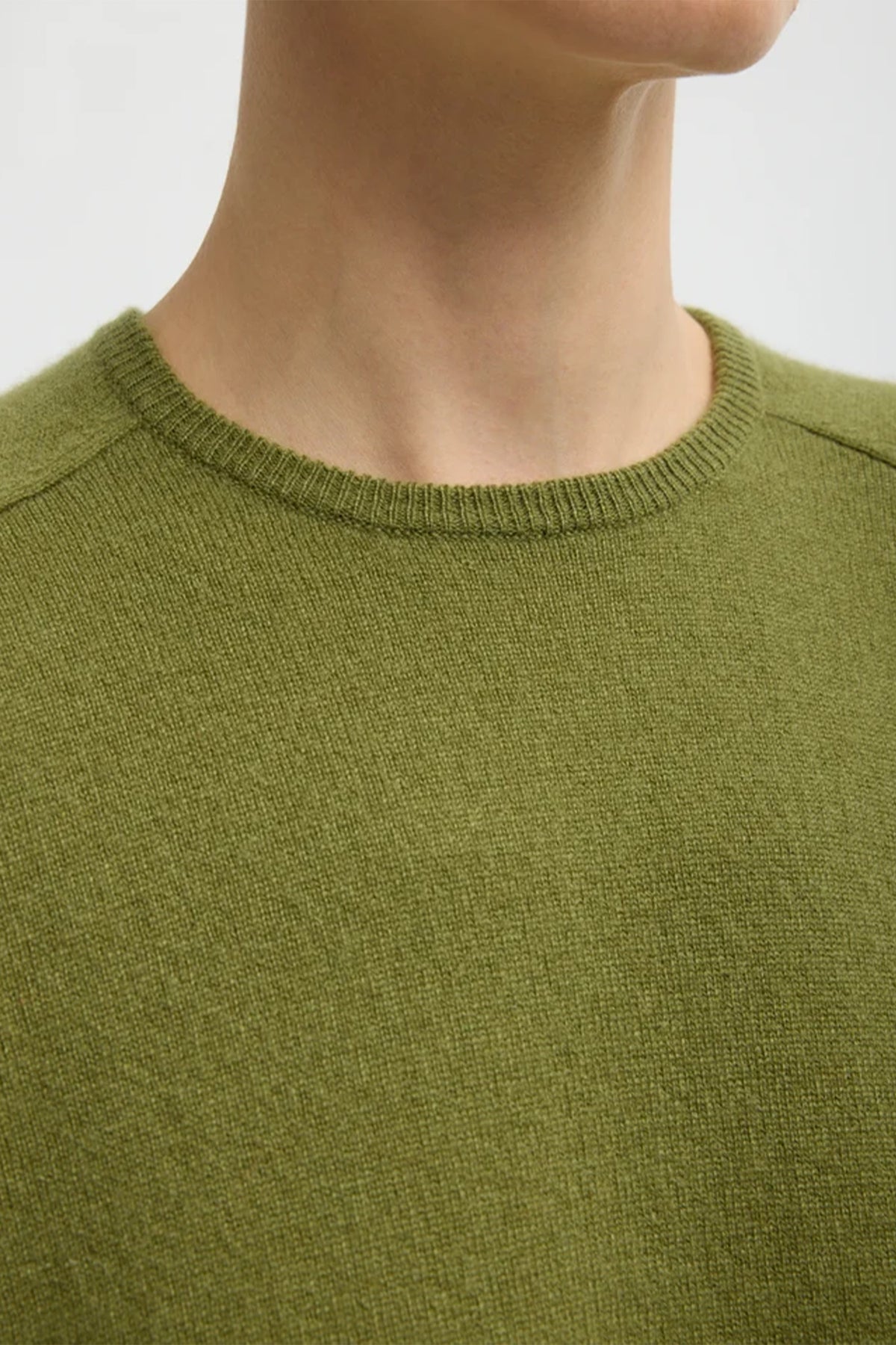 Feather Weight Cashmere Crewneck Sweater