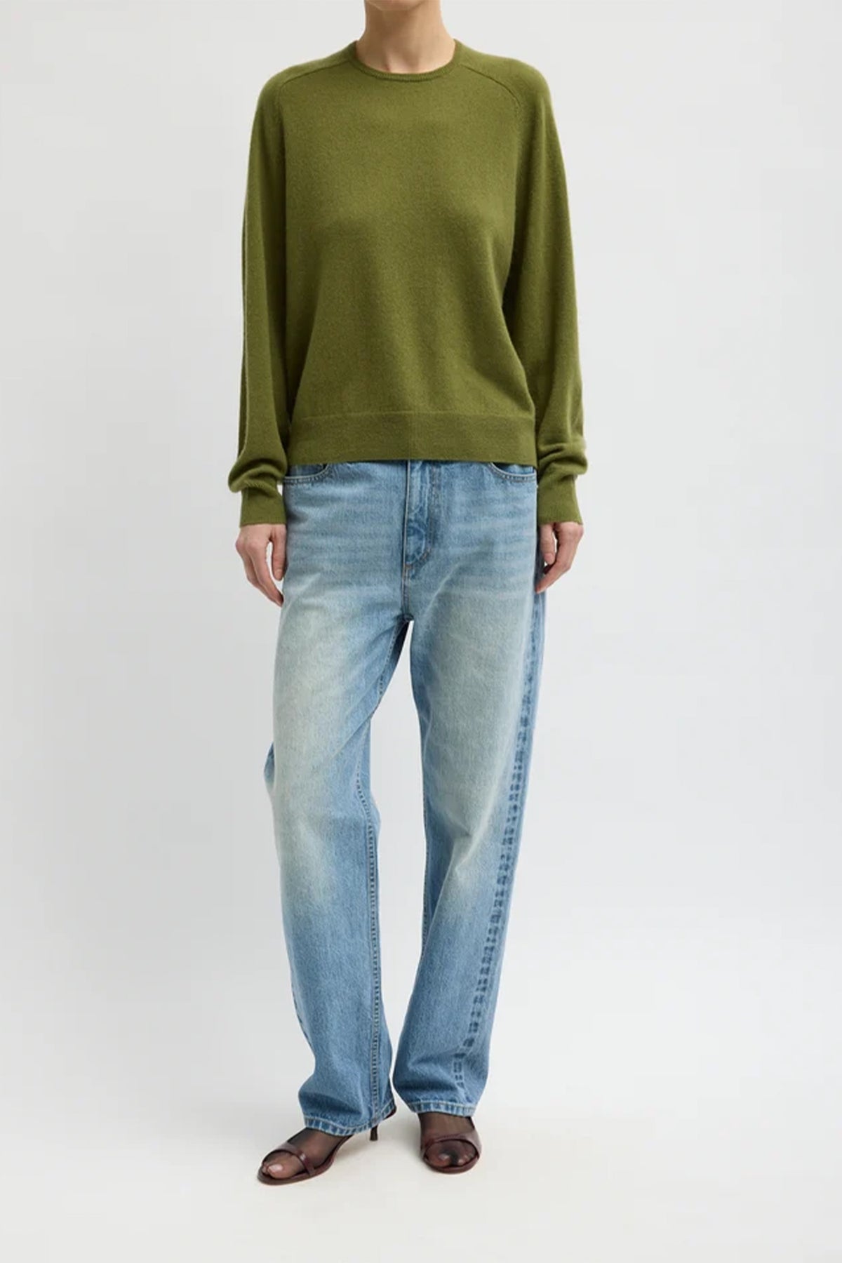 Feather Weight Cashmere Crewneck Sweater