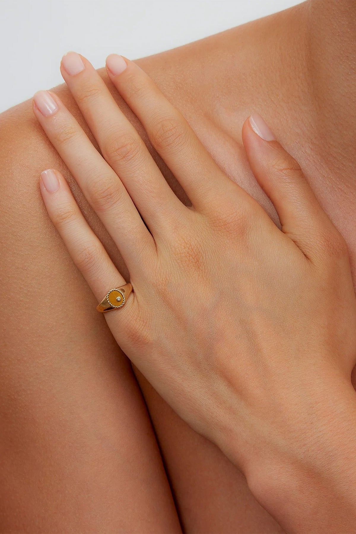 Mini Oval Signet Ring