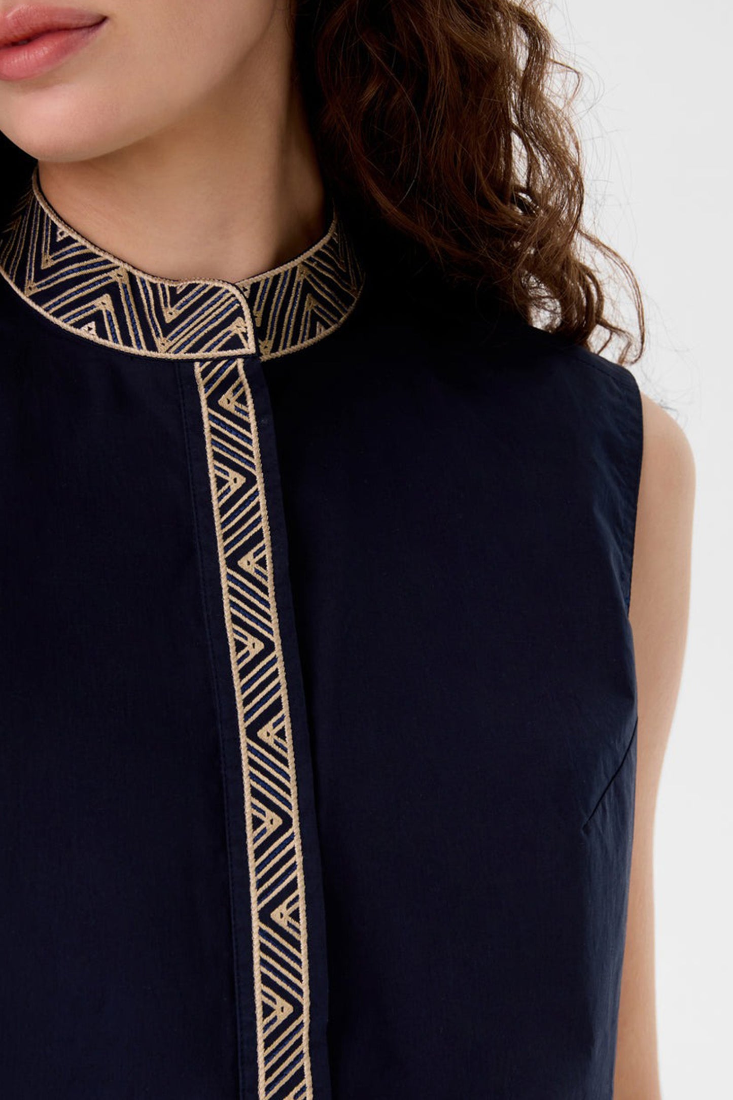 Andorra Iris Embroidery Top