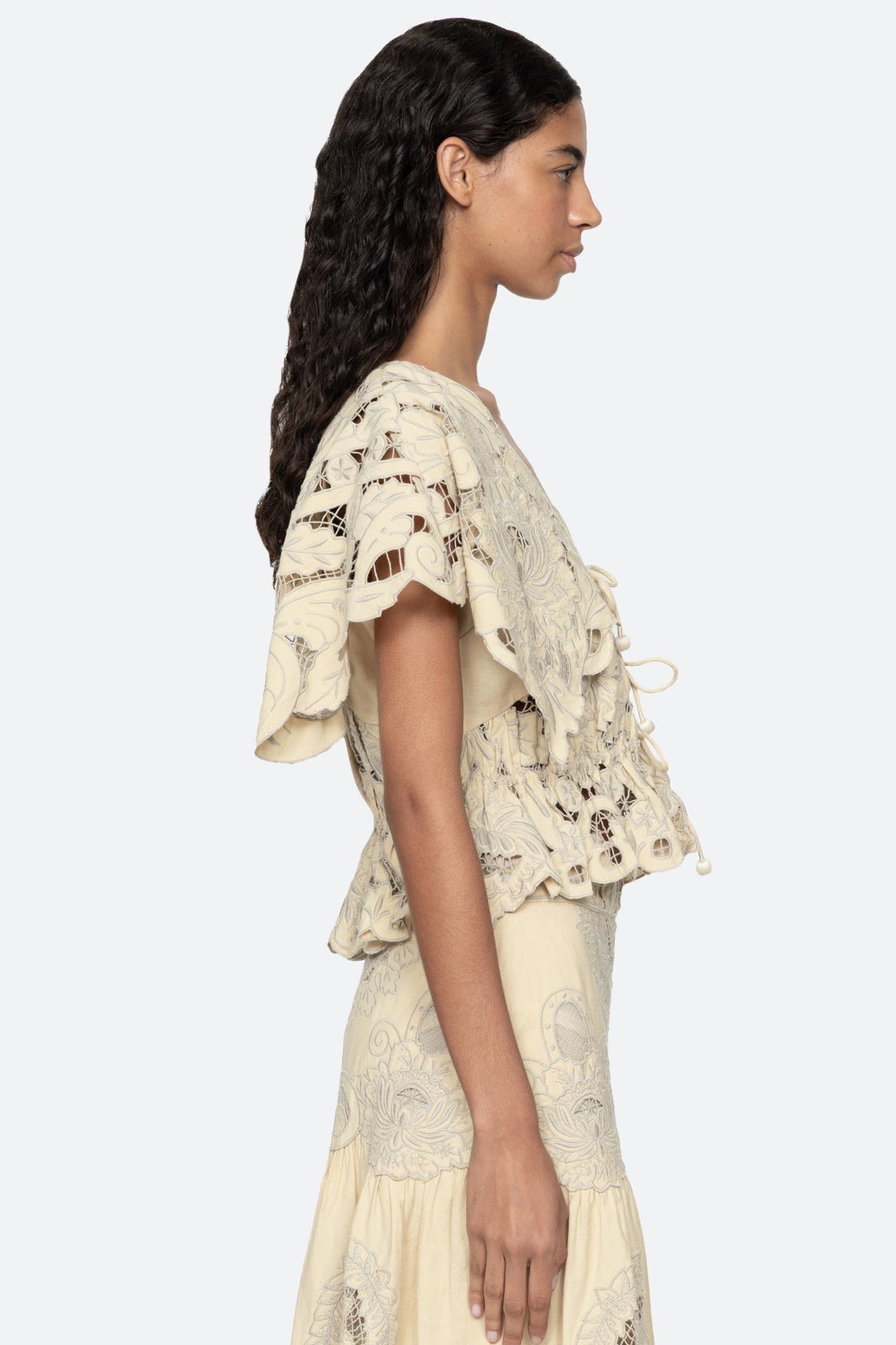 Ceci Embroidery S/SLV Top