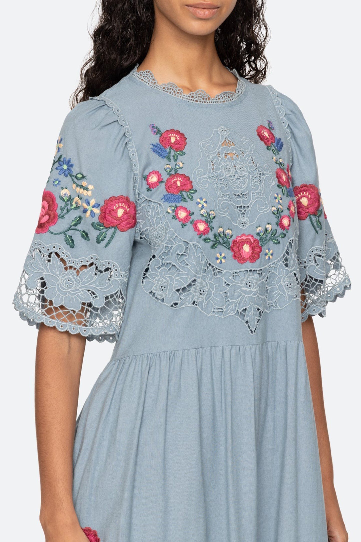 Rosaline Embroidery S/SLV Midi Dress
