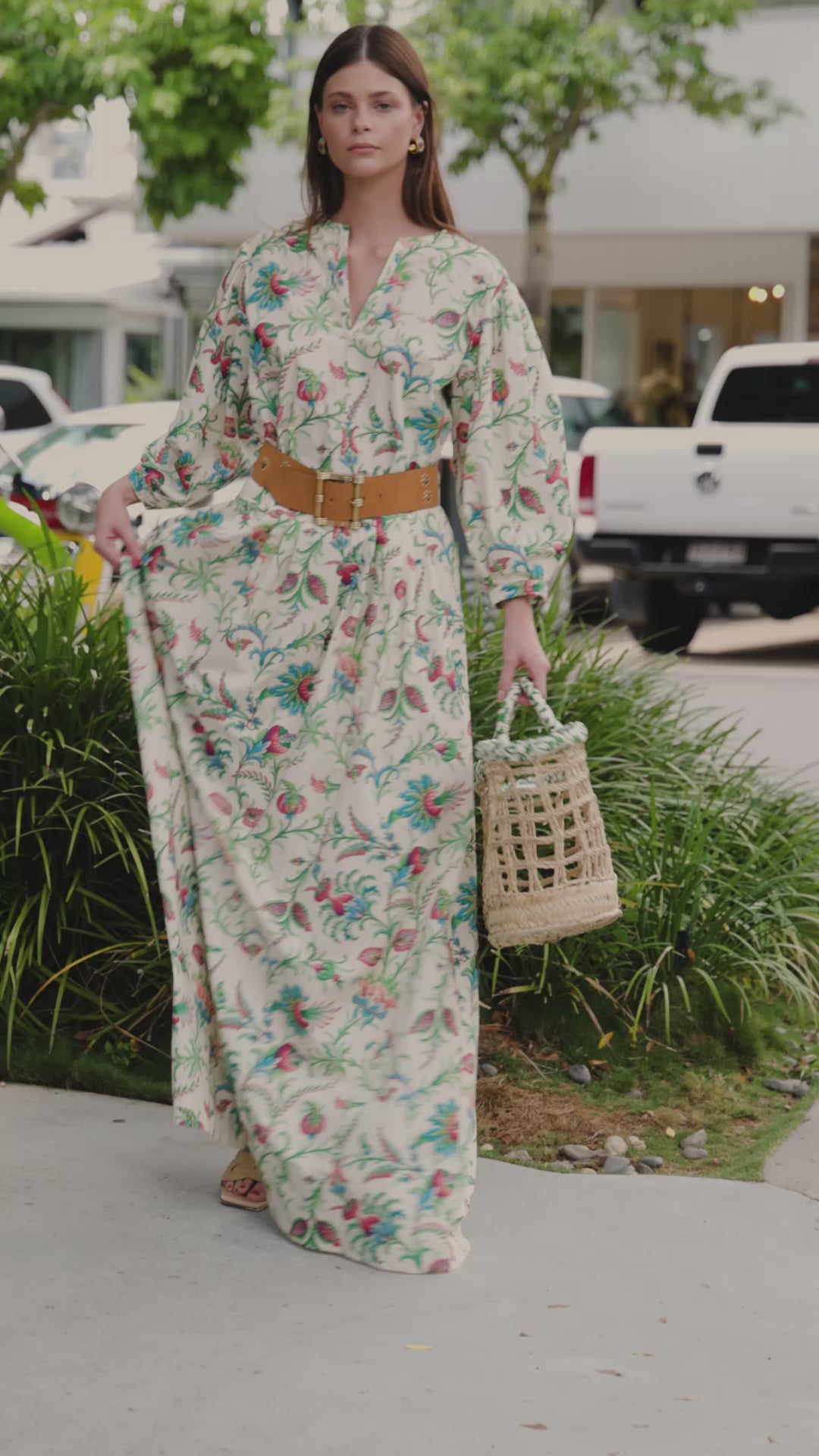 Load video: New Etro