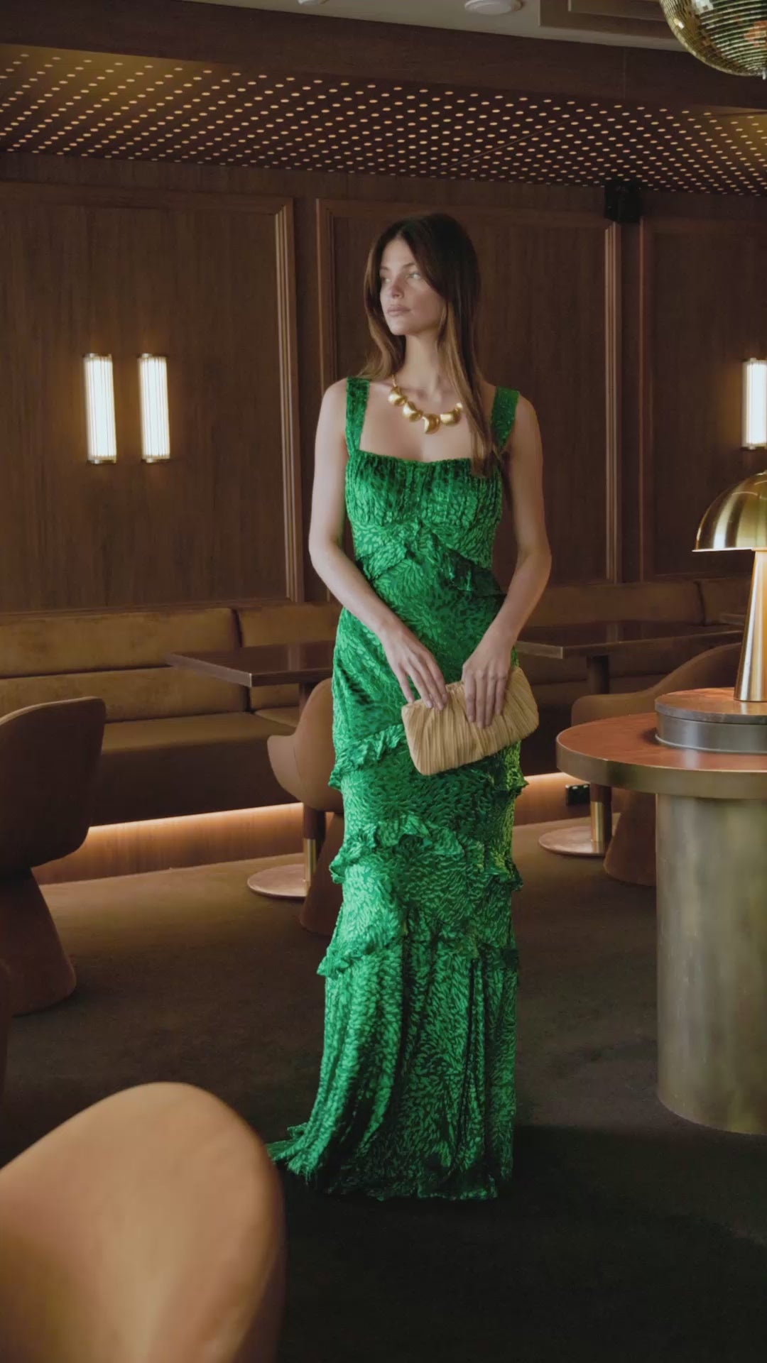 Load video: Saloni